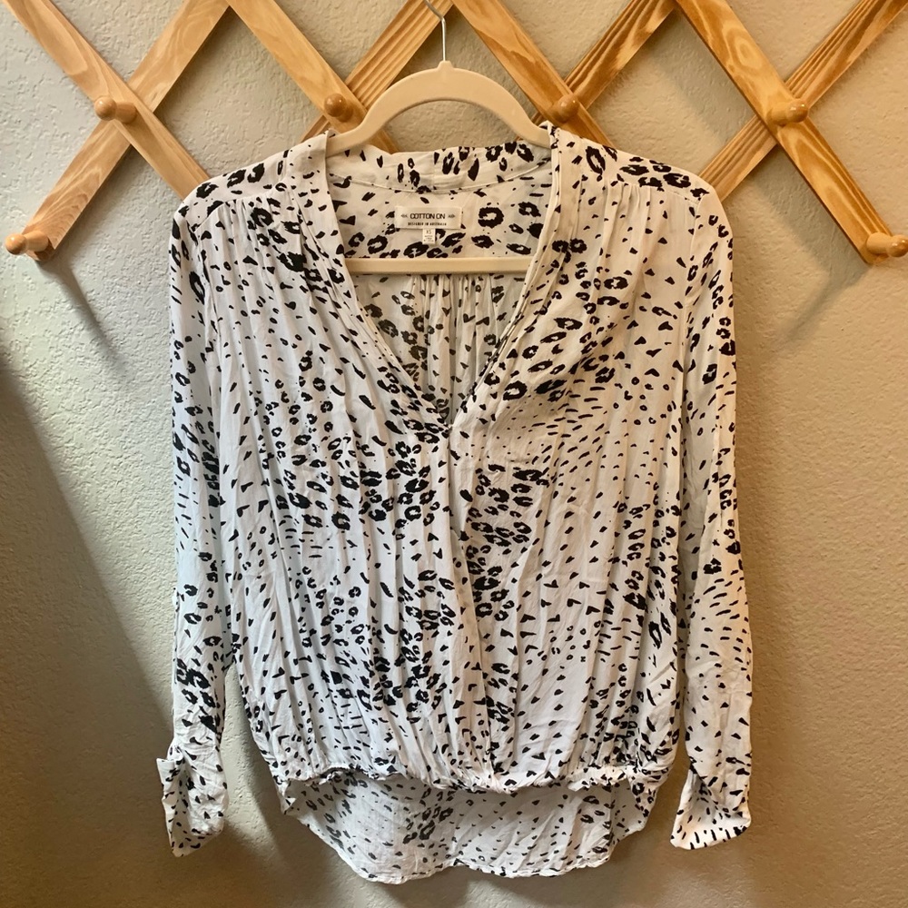 CottonOn wrap front top. X-small.